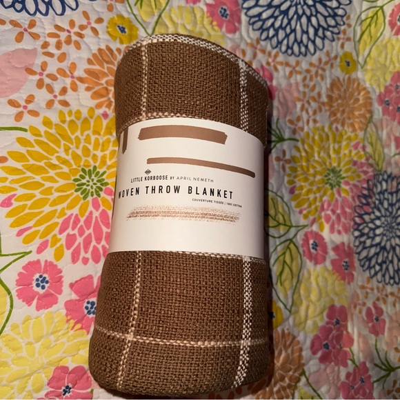 NWT LITTLE KORBOOSE THROW BLANKET - Picture 1 of 4